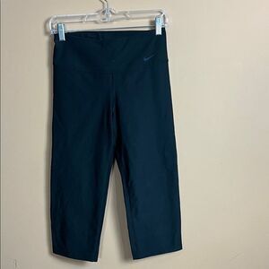 Nike Dri-Fit Women’s Size Small Black Capri Length Yoga Exercise Pants